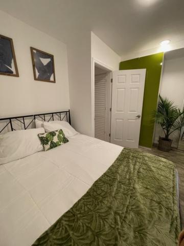 Modern Rental Brooklyn'S Hidden Gem ニューヨーク エクステリア 写真
