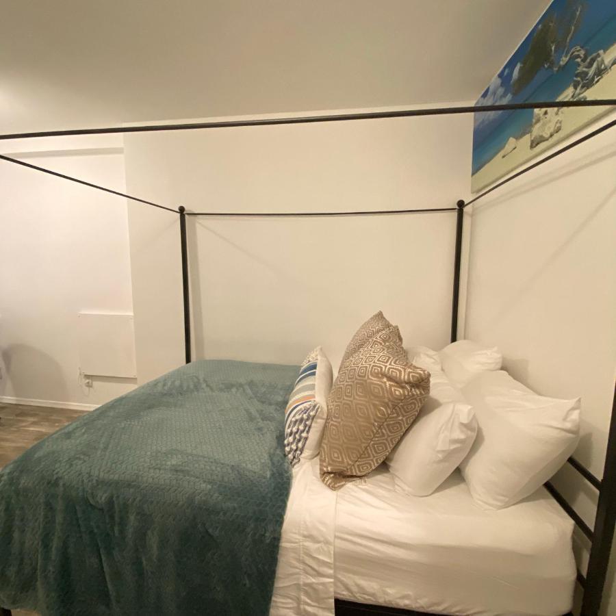 Modern Rental Brooklyn'S Hidden Gem ニューヨーク エクステリア 写真