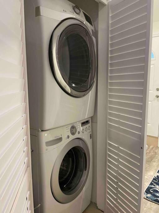 Modern Rental Brooklyn'S Hidden Gem ニューヨーク エクステリア 写真